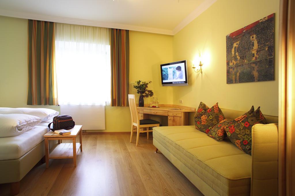 Hotel & Restaurant Ragginger Attersee 널스돌프앰아테시 객실 사진