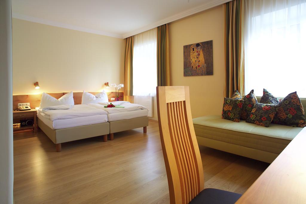 Hotel & Restaurant Ragginger Attersee 널스돌프앰아테시 객실 사진