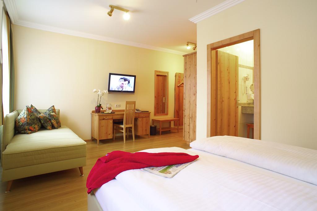 Hotel & Restaurant Ragginger Attersee 널스돌프앰아테시 객실 사진